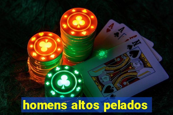 homens altos pelados